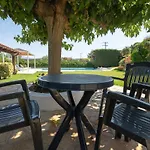 ヴィラ Poolside Paradise Dilesi By μρs