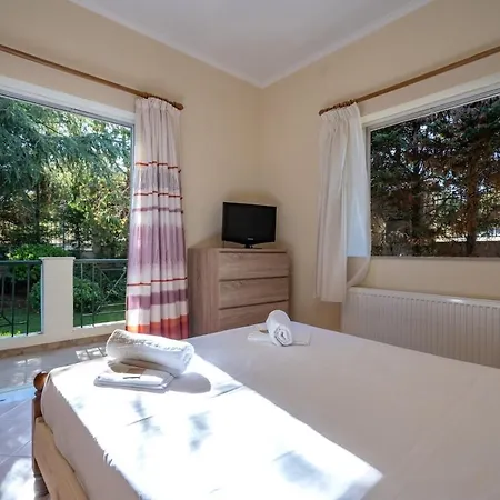 Poolside Paradise Dilesi By μρs Villa *
