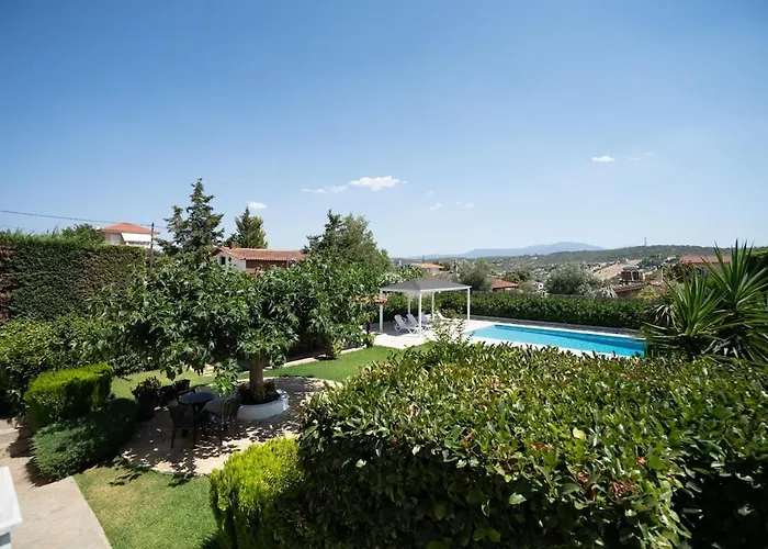 Villa Poolside Paradise Dilesi By Μρs *