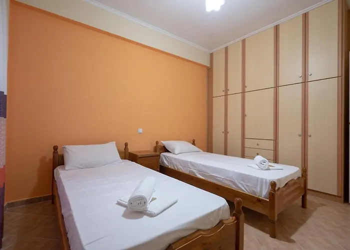 Poolside Paradise Dilesi By Μρs