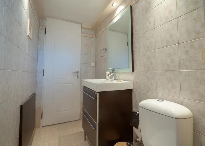 Villa Poolside Paradise Dilesi By Μρs