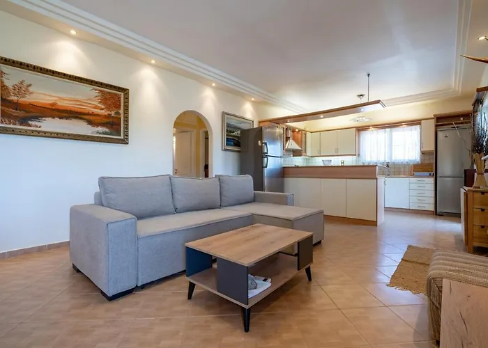 Villa Poolside Paradise Dilesi By Μρs