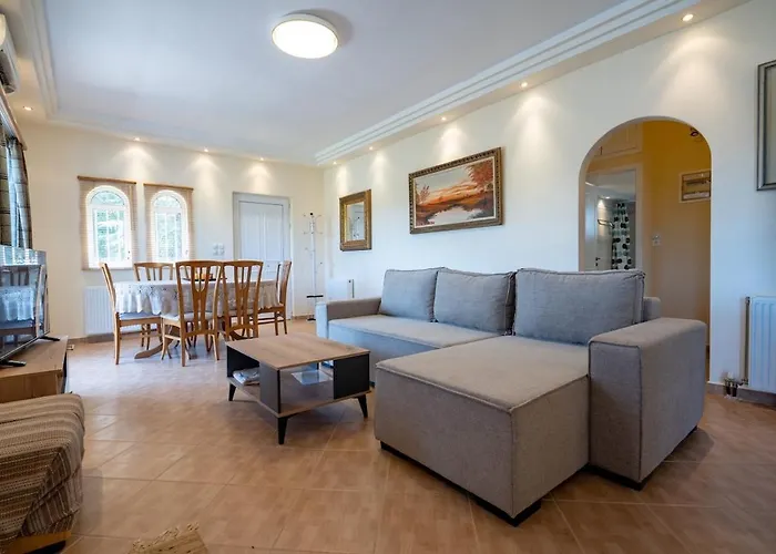 Poolside Paradise Dilesi By Μρs