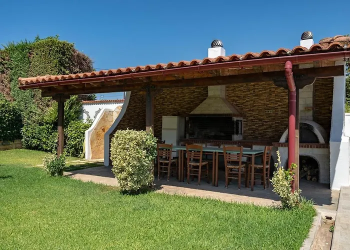 Villa Poolside Paradise Dilesi By Μρs