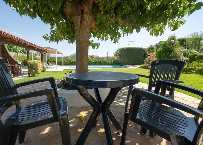 Villa Poolside Paradise Dilesi By Μρs