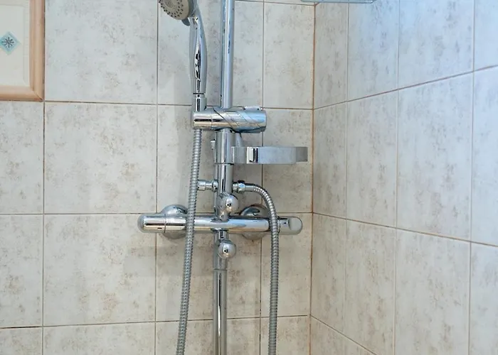 Poolside Paradise Dilesi By Μρs Dhilesi