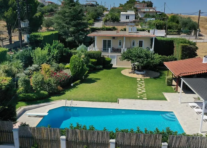 Poolside Paradise Dilesi By Μρs Villa